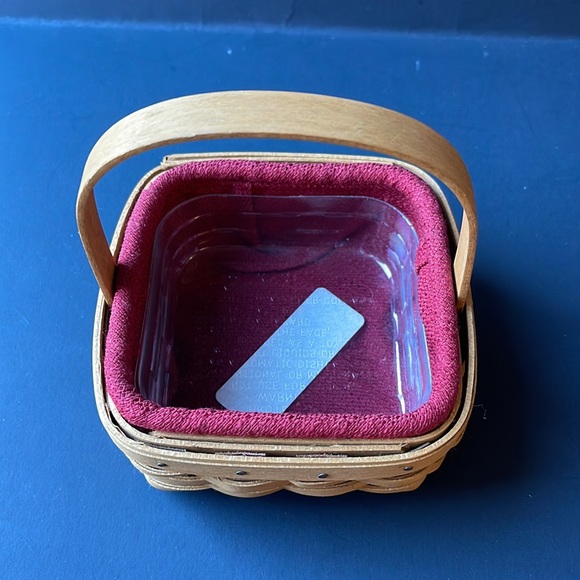 Longaberger 2003 Holiday Helper basket - Picture 2 of 5